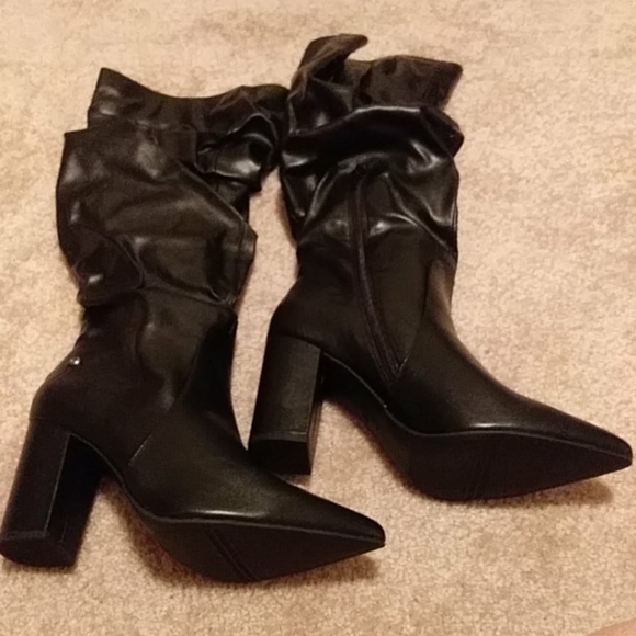 Shoe - Picture 2 of 8